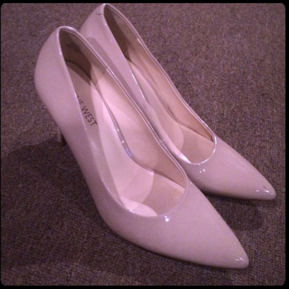 Nine West nude heels